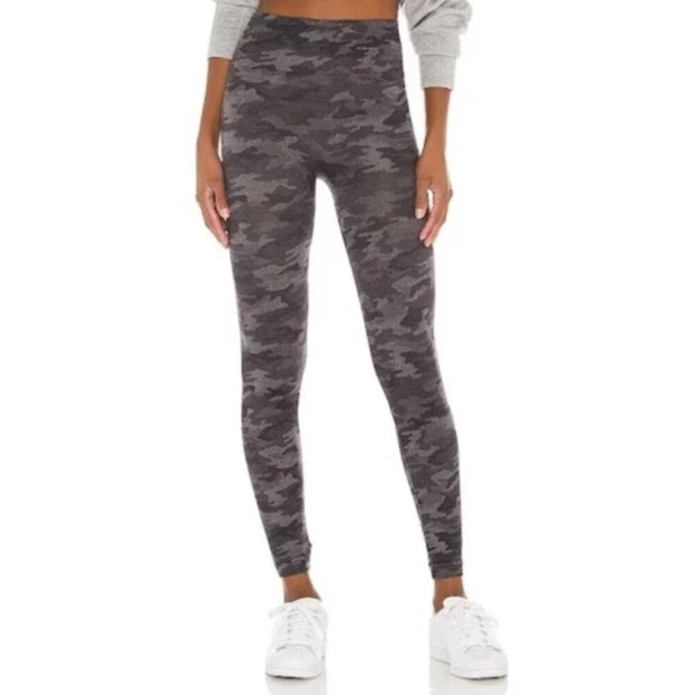 SPANX Look At Me Now Camo Leggings Heather Gray Size Medium